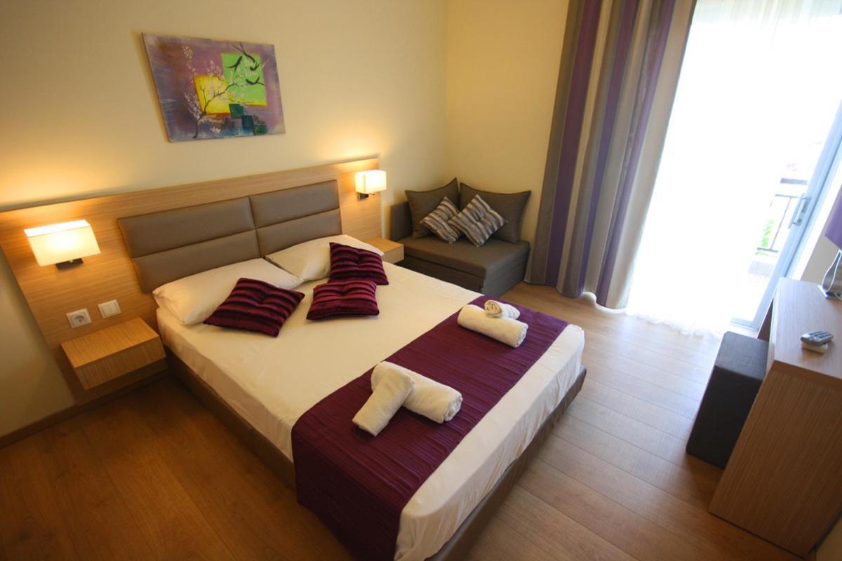 Leonidas Apartments And Suites Mola Kalyva Exteriér fotografie