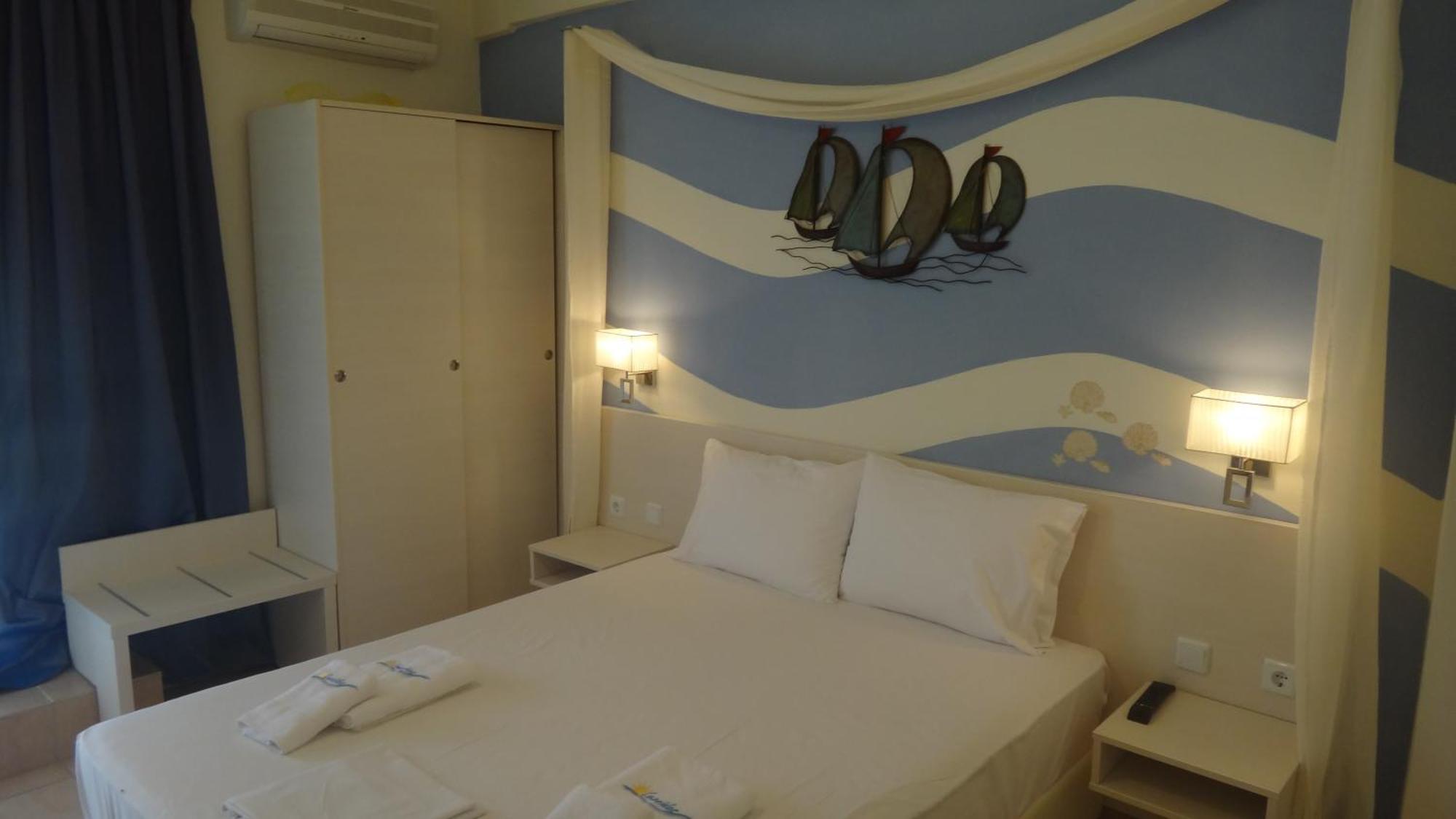 Leonidas Apartments And Suites Mola Kalyva Exteriér fotografie