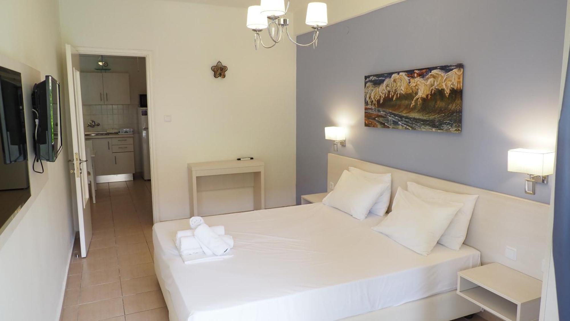 Leonidas Apartments And Suites Mola Kalyva Exteriér fotografie