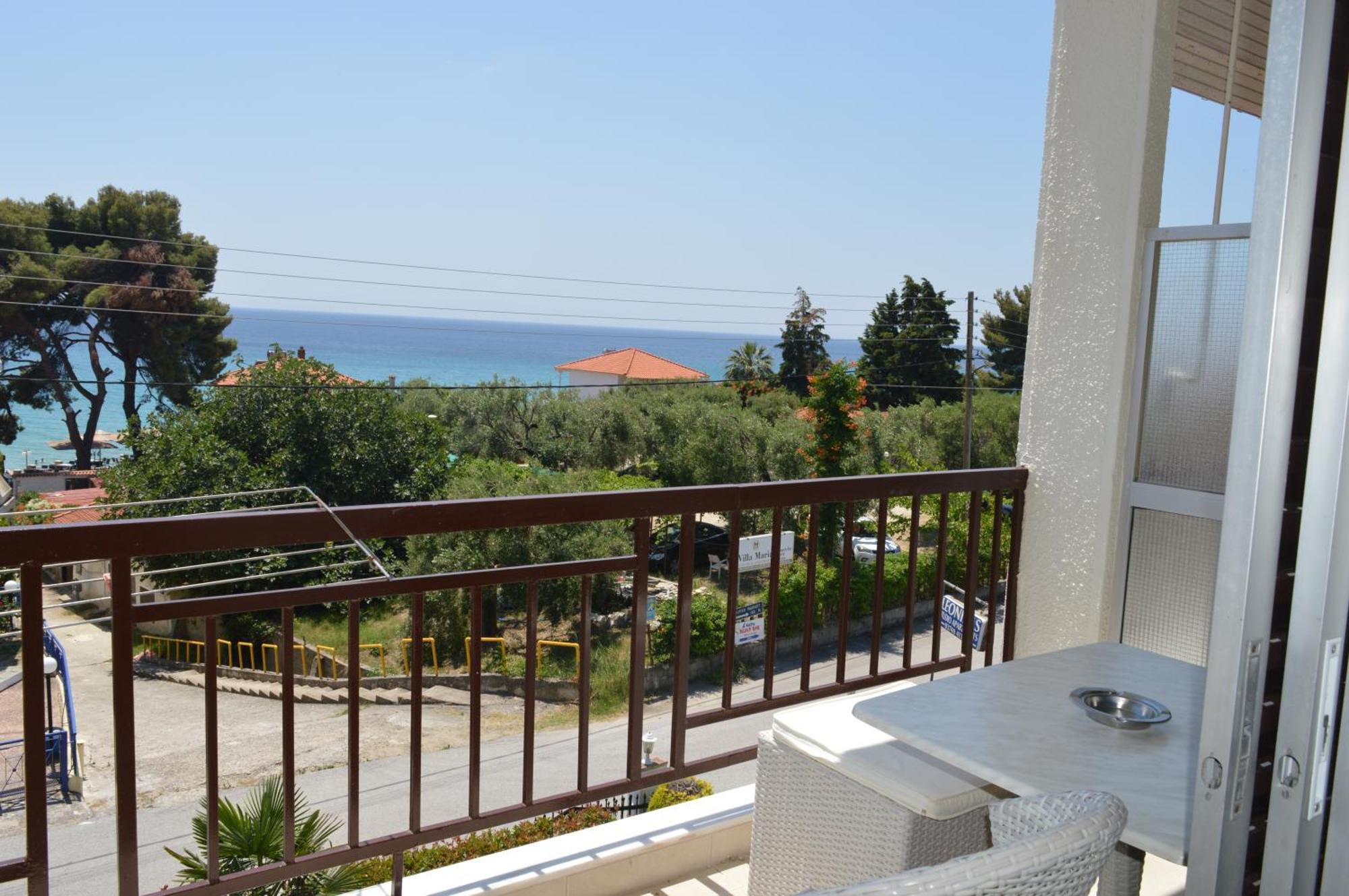 Leonidas Apartments And Suites Mola Kalyva Exteriér fotografie