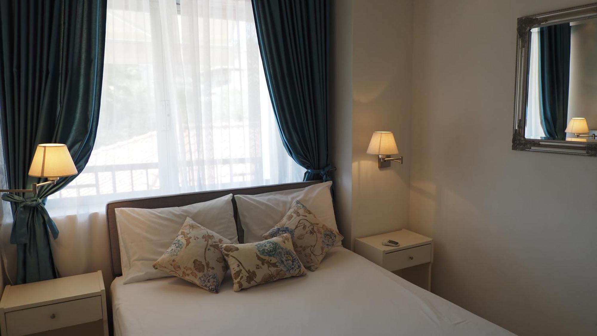Leonidas Apartments And Suites Mola Kalyva Exteriér fotografie