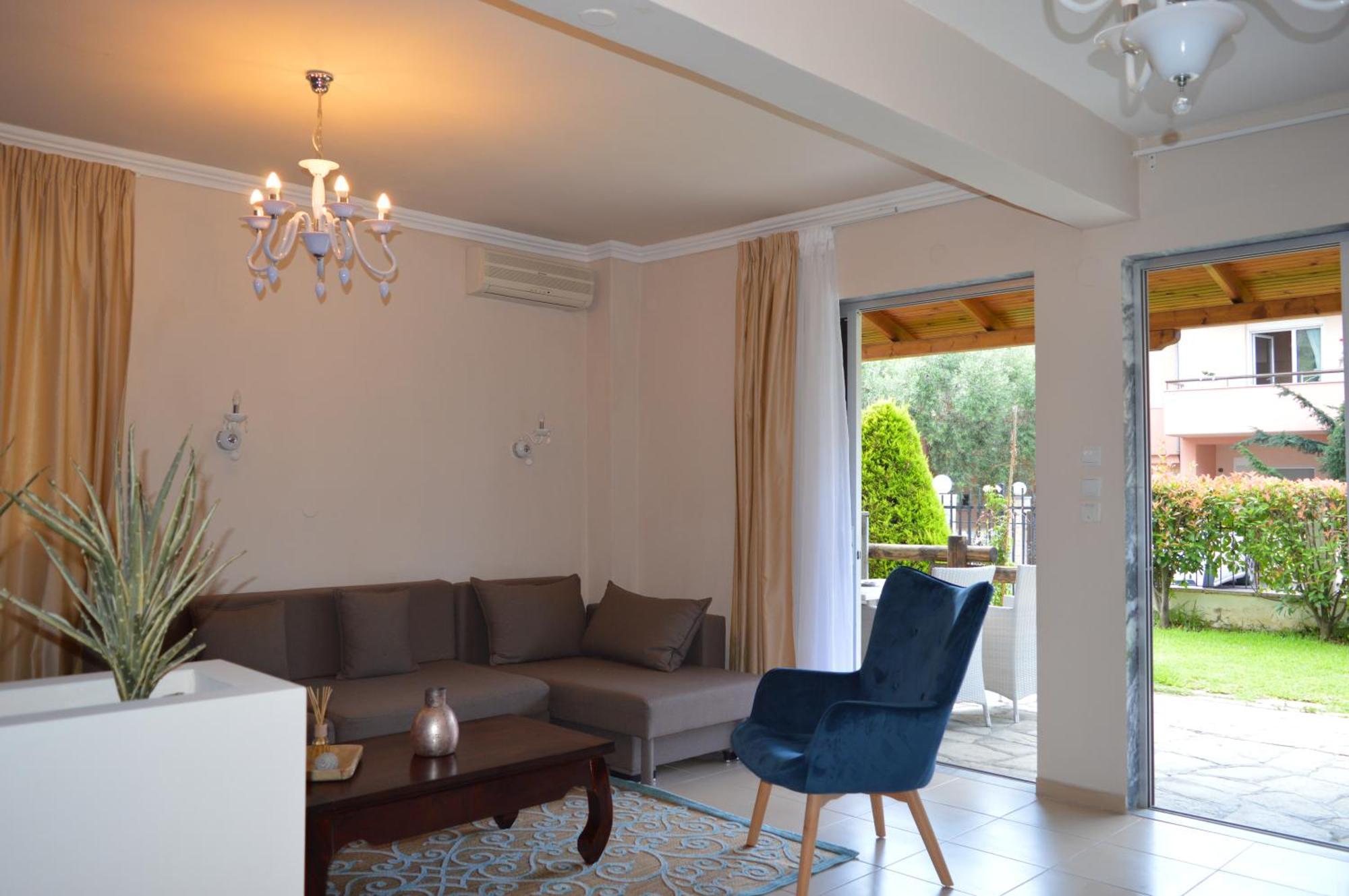 Leonidas Apartments And Suites Mola Kalyva Exteriér fotografie
